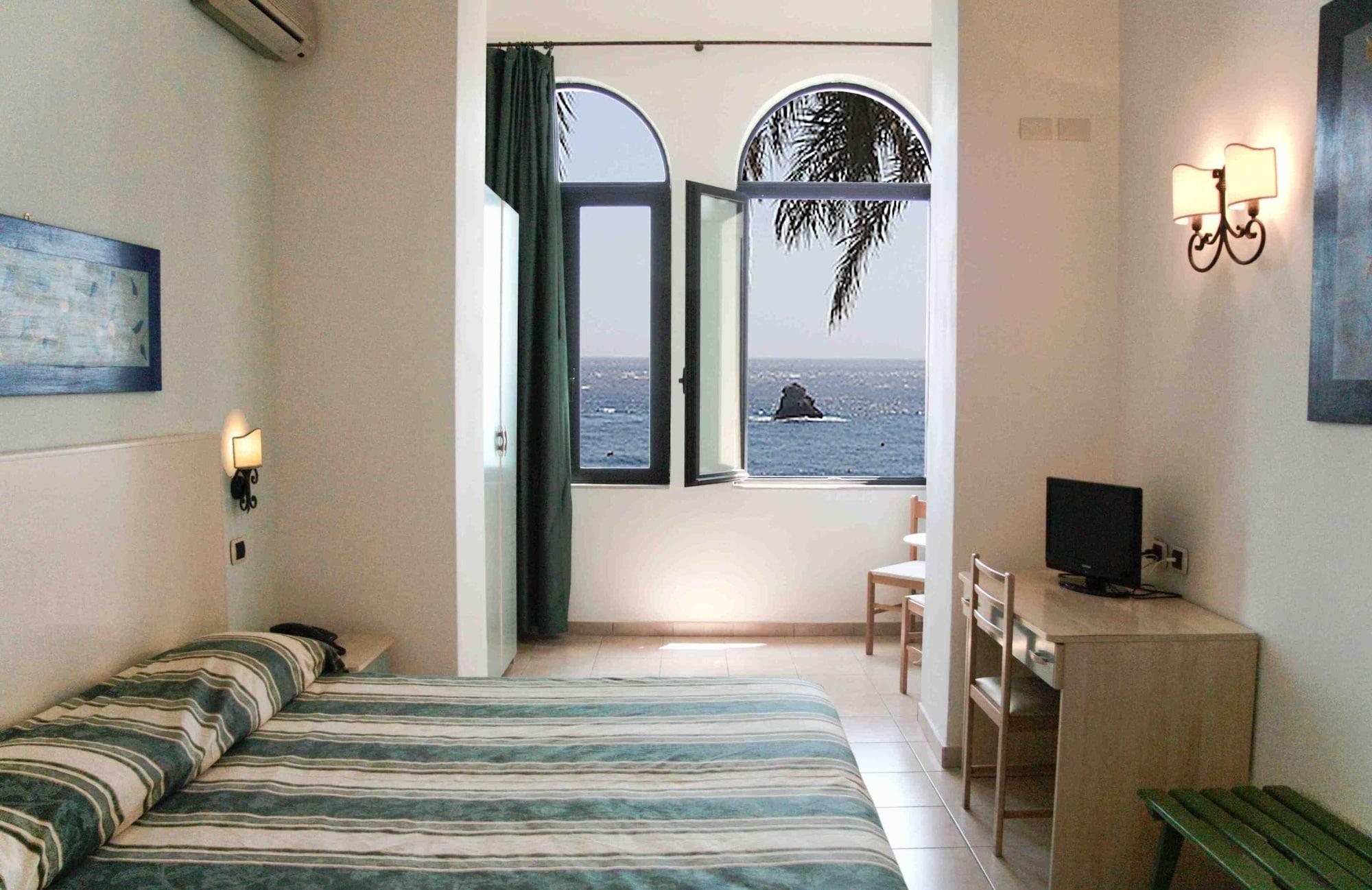 Hotell Jonic Mazzaro 3*