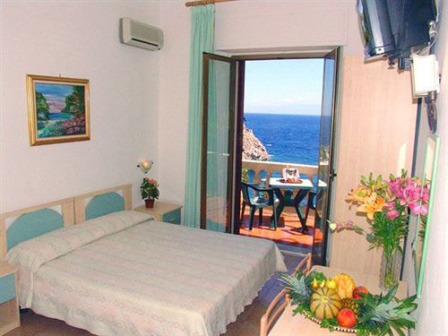 Jonic Mazzaro Hotell 3*